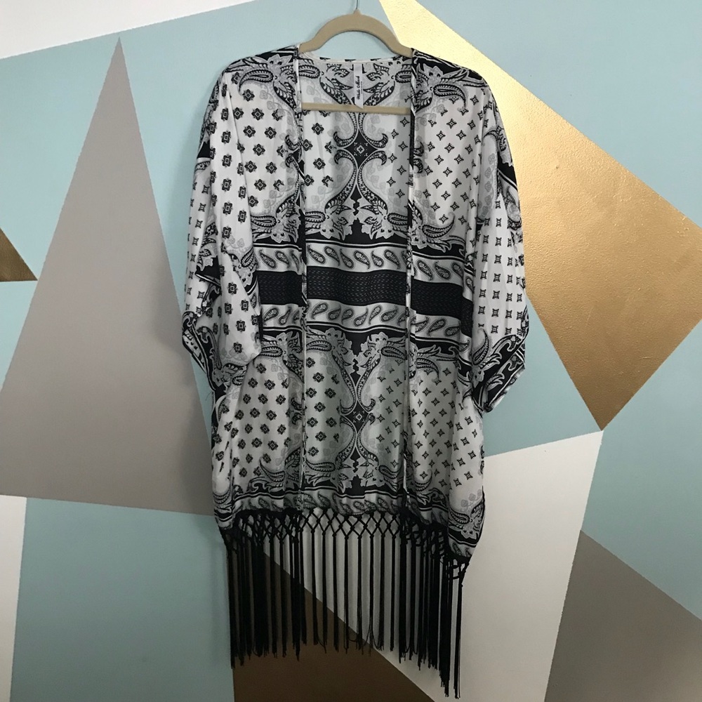 Fun black and white paisley kimono